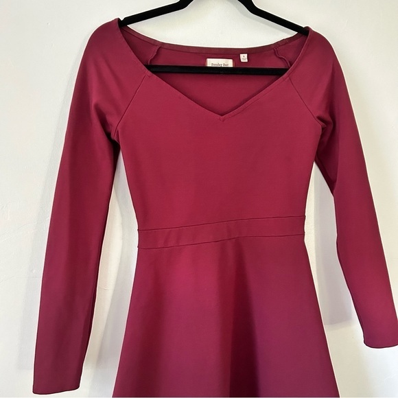 Aritzia Sunday Best Sparrow Ponte Dress in Burgundy Size Small - Picture 5 of 9